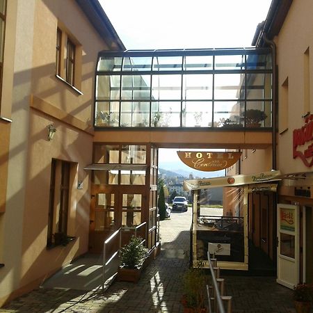 Parkhotel Centrum Spišská Nová Ves Buitenkant foto