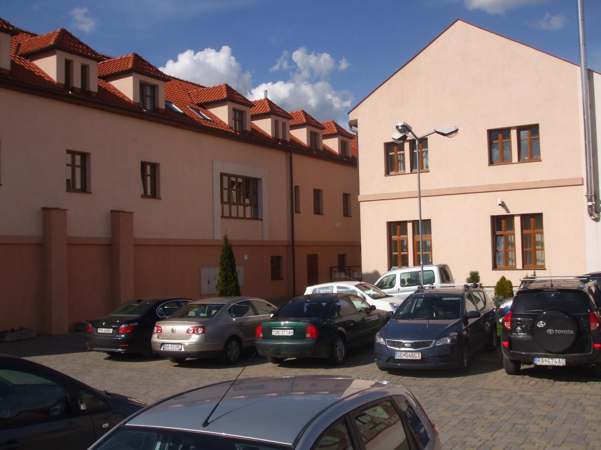 Parkhotel Centrum Spišská Nová Ves Buitenkant foto