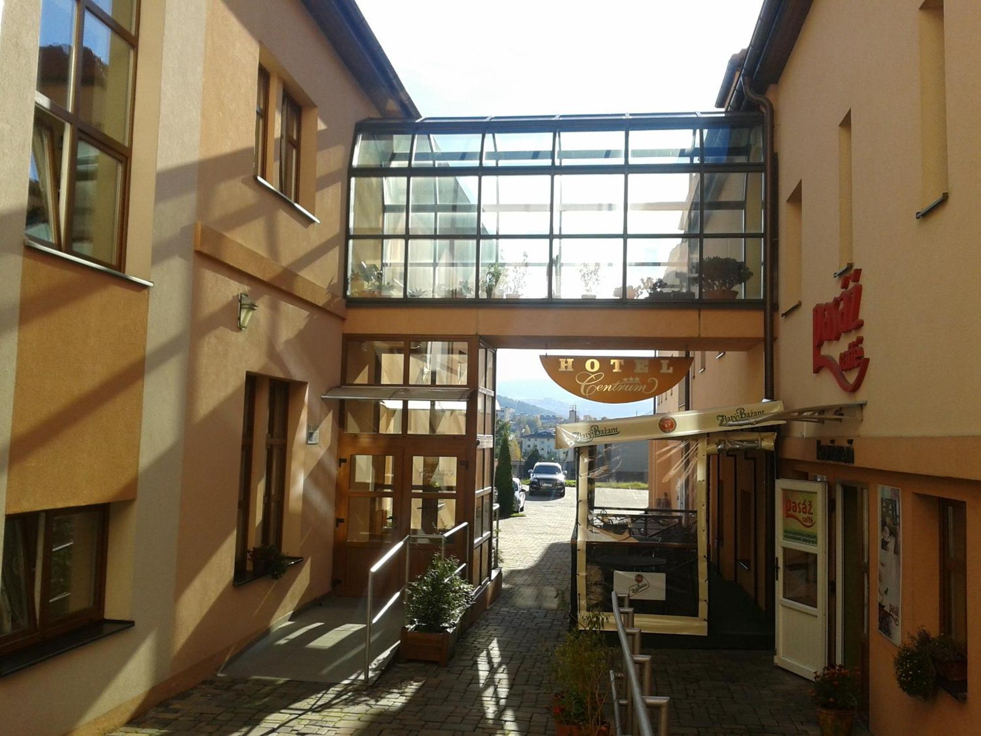 Parkhotel Centrum Spišská Nová Ves Buitenkant foto